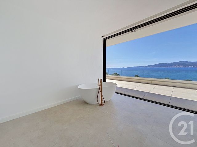 Appartement F4 à vendre - 4 pièces - 175.0 m2 - PIETROSELLA - 201 - CORSE - Century 21 Lafage Transactions