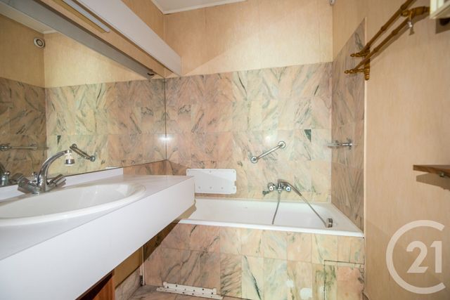 Appartement F4 à vendre - 4 pièces - 96.86 m2 - NICE - 06 - PROVENCE-ALPES-COTE-D-AZUR - Century 21 Lafage Transactions