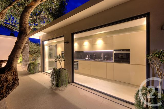 maison à louer - 7 pièces - 336.0 m2 - VILLEFRANCHE SUR MER - 06 - PROVENCE-ALPES-COTE-D-AZUR - Century 21 Lafage Transactions