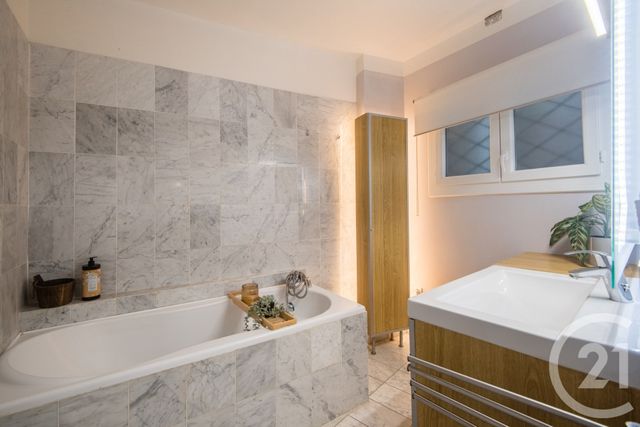 Appartement F3 à vendre - 3 pièces - 76.76 m2 - NICE - 06 - PROVENCE-ALPES-COTE-D-AZUR - Century 21 Lafage Transactions