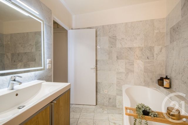 Appartement F3 à vendre - 3 pièces - 76.76 m2 - NICE - 06 - PROVENCE-ALPES-COTE-D-AZUR - Century 21 Lafage Transactions