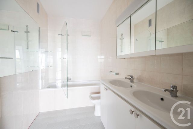 Appartement F3 à vendre - 3 pièces - 81.23 m2 - NICE - 06 - PROVENCE-ALPES-COTE-D-AZUR - Century 21 Lafage Transactions
