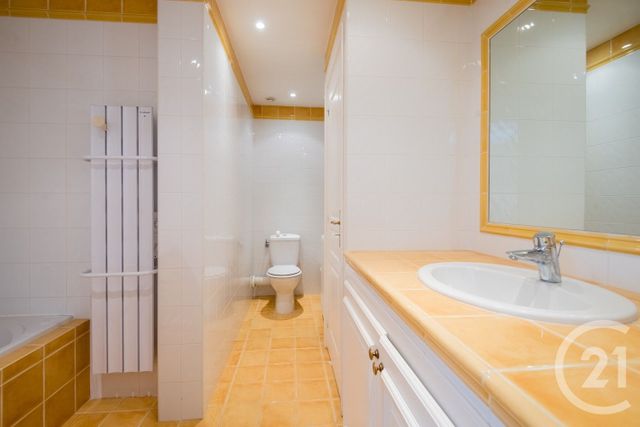 Appartement F3 à vendre - 3 pièces - 84.44 m2 - NICE - 06 - PROVENCE-ALPES-COTE-D-AZUR - Century 21 Lafage Transactions