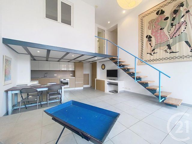 Appartement Duplex à louer - 2 pièces - 50.75 m2 - VILLEFRANCHE SUR MER - 06 - PROVENCE-ALPES-COTE-D-AZUR - Century 21 Lafage Transactions