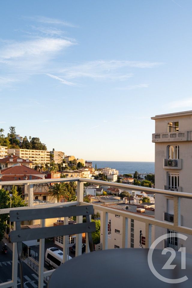Appartement F2 à vendre - 2 pièces - 44.8 m2 - NICE - 06 - PROVENCE-ALPES-COTE-D-AZUR - Century 21 Lafage Transactions