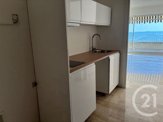 Appartement F1 à louer - 1 pièce - 30.0 m2 - NICE - 06 - PROVENCE-ALPES-COTE-D-AZUR - Century 21 Lafage Transactions