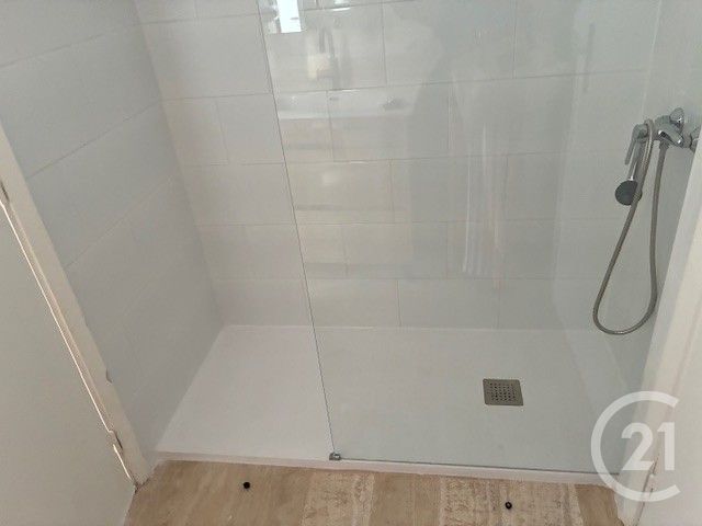 Appartement F1 à louer - 1 pièce - 30.0 m2 - NICE - 06 - PROVENCE-ALPES-COTE-D-AZUR - Century 21 Lafage Transactions