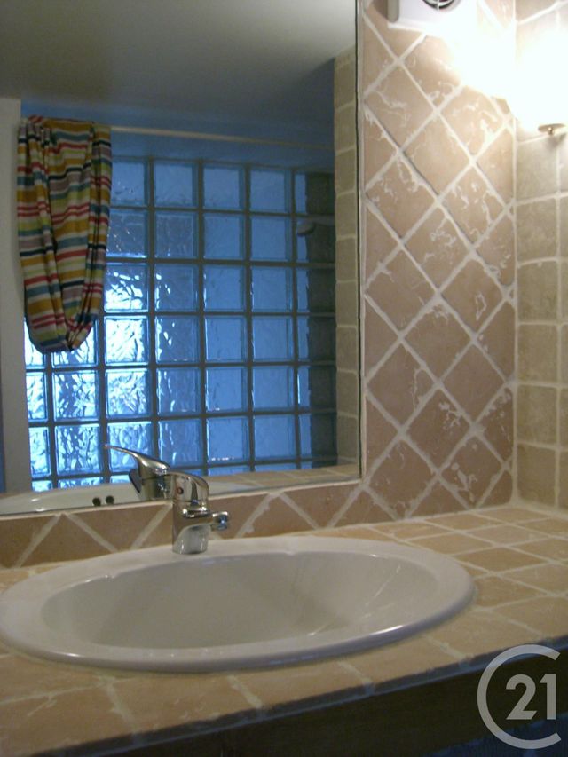 Afficher la photo en grand Appartement F3 à louer - 3 pièces - 79.8 m2 - NICE - 06 - PROVENCE-ALPES-COTE-D-AZUR - Century 21 Lafage Transactions