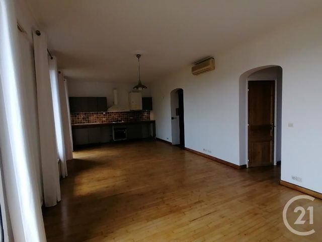 Afficher la photo en grand Appartement F3 à louer - 3 pièces - 79.8 m2 - NICE - 06 - PROVENCE-ALPES-COTE-D-AZUR - Century 21 Lafage Transactions