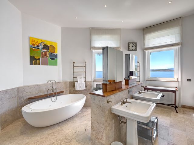 maison à vendre - 10 pièces - 1175.0 m2 - NICE - 06 - PROVENCE-ALPES-COTE-D-AZUR - Century 21 Lafage Transactions