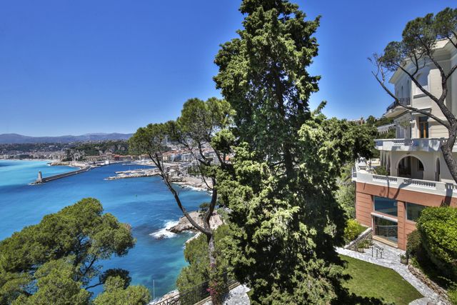 maison à vendre - 10 pièces - 1175.0 m2 - NICE - 06 - PROVENCE-ALPES-COTE-D-AZUR - Century 21 Lafage Transactions