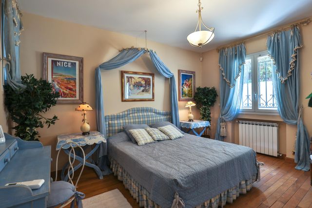 maison à vendre - 5 pièces - 211.0 m2 - VILLEFRANCHE SUR MER - 06 - PROVENCE-ALPES-COTE-D-AZUR - Century 21 Lafage Transactions