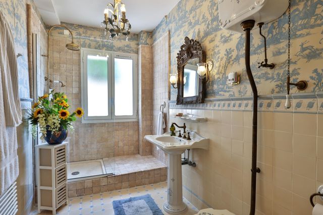 maison à vendre - 5 pièces - 211.0 m2 - VILLEFRANCHE SUR MER - 06 - PROVENCE-ALPES-COTE-D-AZUR - Century 21 Lafage Transactions