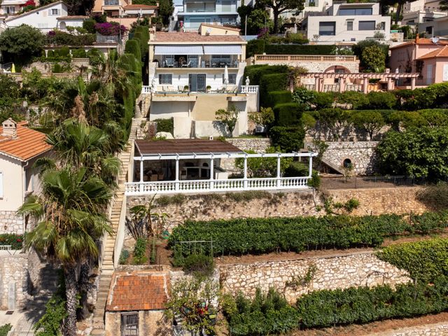 maison à vendre - 5 pièces - 211.0 m2 - VILLEFRANCHE SUR MER - 06 - PROVENCE-ALPES-COTE-D-AZUR - Century 21 Lafage Transactions