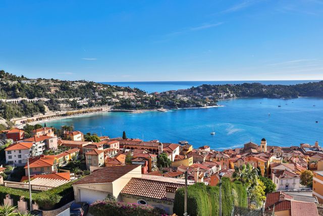 maison à vendre - 6 pièces - 203.13 m2 - VILLEFRANCHE SUR MER - 06 - PROVENCE-ALPES-COTE-D-AZUR - Century 21 Lafage Transactions