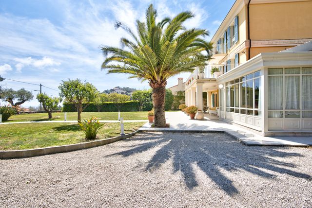 Afficher la photo en grand maison à vendre - 5 pièces - 120.0 m2 - NICE - 06 - PROVENCE-ALPES-COTE-D-AZUR - Century 21 Lafage Transactions