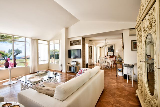 Afficher la photo en grand maison à vendre - 5 pièces - 120.0 m2 - NICE - 06 - PROVENCE-ALPES-COTE-D-AZUR - Century 21 Lafage Transactions