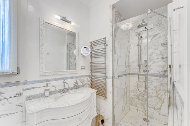 maison à vendre - 6 pièces - 643.0 m2 - VILLEFRANCHE SUR MER - 06 - PROVENCE-ALPES-COTE-D-AZUR - Century 21 Lafage Transactions