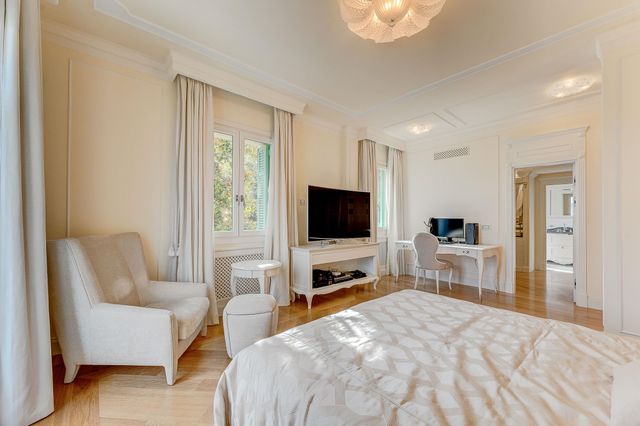 maison à vendre - 6 pièces - 643.0 m2 - VILLEFRANCHE SUR MER - 06 - PROVENCE-ALPES-COTE-D-AZUR - Century 21 Lafage Transactions