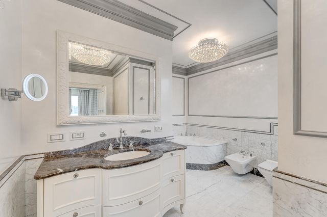 maison à vendre - 6 pièces - 643.0 m2 - VILLEFRANCHE SUR MER - 06 - PROVENCE-ALPES-COTE-D-AZUR - Century 21 Lafage Transactions