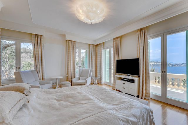 maison à vendre - 6 pièces - 643.0 m2 - VILLEFRANCHE SUR MER - 06 - PROVENCE-ALPES-COTE-D-AZUR - Century 21 Lafage Transactions