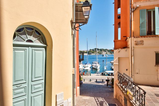 Appartement F2 à vendre - 2 pièces - 61.19 m2 - VILLEFRANCHE SUR MER - 06 - PROVENCE-ALPES-COTE-D-AZUR - Century 21 Lafage Transactions