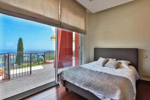 maison à vendre - 9 pièces - 426.6 m2 - VILLEFRANCHE SUR MER - 06 - PROVENCE-ALPES-COTE-D-AZUR - Century 21 Lafage Transactions