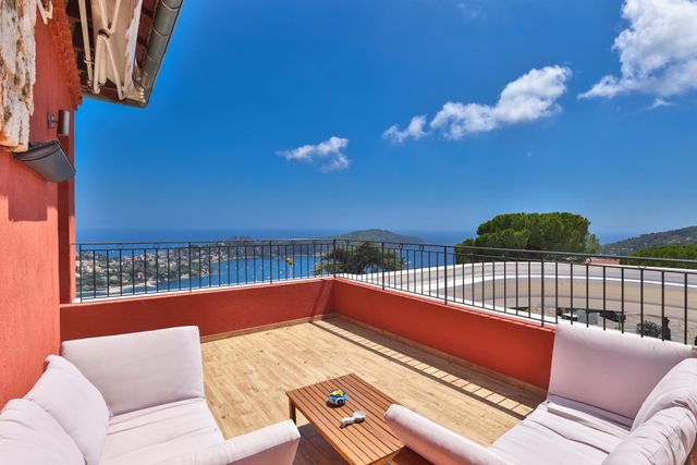 maison à vendre - 9 pièces - 426.6 m2 - VILLEFRANCHE SUR MER - 06 - PROVENCE-ALPES-COTE-D-AZUR - Century 21 Lafage Transactions