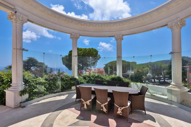 maison à vendre - 9 pièces - 426.6 m2 - VILLEFRANCHE SUR MER - 06 - PROVENCE-ALPES-COTE-D-AZUR - Century 21 Lafage Transactions