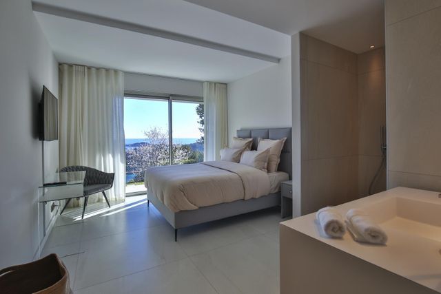 maison à louer - 6 pièces - 360.0 m2 - VILLEFRANCHE SUR MER - 06 - PROVENCE-ALPES-COTE-D-AZUR - Century 21 Lafage Transactions