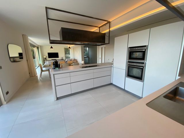 maison à louer - 6 pièces - 360.0 m2 - VILLEFRANCHE SUR MER - 06 - PROVENCE-ALPES-COTE-D-AZUR - Century 21 Lafage Transactions