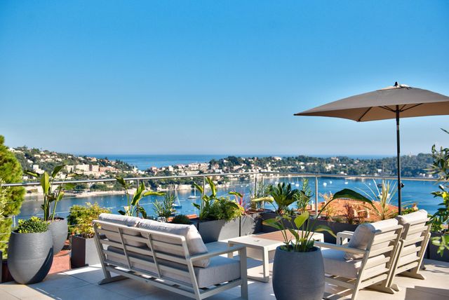 Appartement F4 à vendre - 4 pièces - 99.05 m2 - VILLEFRANCHE SUR MER - 06 - PROVENCE-ALPES-COTE-D-AZUR - Century 21 Lafage Transactions