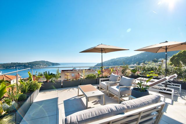 Appartement F4 à vendre - 4 pièces - 99.05 m2 - VILLEFRANCHE SUR MER - 06 - PROVENCE-ALPES-COTE-D-AZUR - Century 21 Lafage Transactions