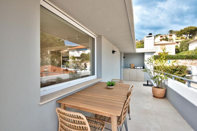 Appartement F4 à vendre - 4 pièces - 99.05 m2 - VILLEFRANCHE SUR MER - 06 - PROVENCE-ALPES-COTE-D-AZUR - Century 21 Lafage Transactions