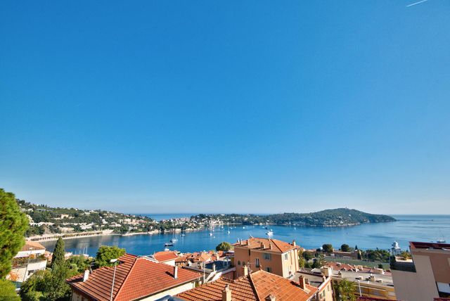 Appartement F4 à vendre - 4 pièces - 99.05 m2 - VILLEFRANCHE SUR MER - 06 - PROVENCE-ALPES-COTE-D-AZUR - Century 21 Lafage Transactions
