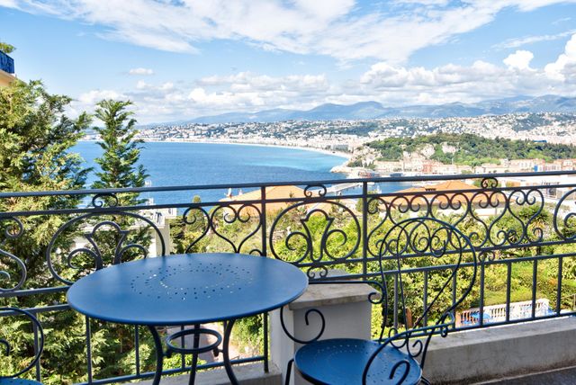 maison à vendre - 6 pièces - 221.97 m2 - NICE - 06 - PROVENCE-ALPES-COTE-D-AZUR - Century 21 Lafage Transactions