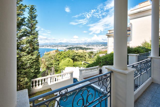 maison à vendre - 6 pièces - 221.97 m2 - NICE - 06 - PROVENCE-ALPES-COTE-D-AZUR - Century 21 Lafage Transactions