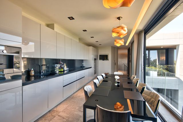 maison à vendre - 6 pièces - 300.0 m2 - NICE - 06 - PROVENCE-ALPES-COTE-D-AZUR - Century 21 Lafage Transactions