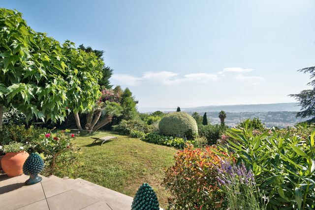 Afficher la photo en grand maison à vendre - 6 pièces - 204.83 m2 - NICE - 06 - PROVENCE-ALPES-COTE-D-AZUR - Century 21 Lafage Transactions