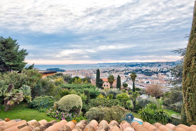 Afficher la photo en grand maison à vendre - 6 pièces - 204.83 m2 - NICE - 06 - PROVENCE-ALPES-COTE-D-AZUR - Century 21 Lafage Transactions