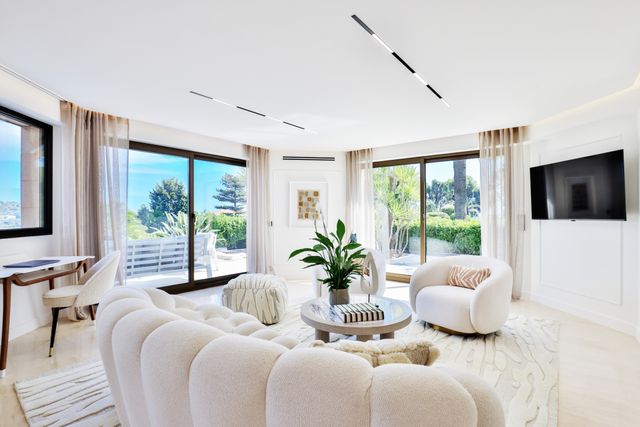 Appartement F4 à vendre - 4 pièces - 172.18 m2 - NICE - 06 - PROVENCE-ALPES-COTE-D-AZUR - Century 21 Lafage Transactions