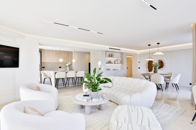 Appartement F4 à vendre - 4 pièces - 172.18 m2 - NICE - 06 - PROVENCE-ALPES-COTE-D-AZUR - Century 21 Lafage Transactions