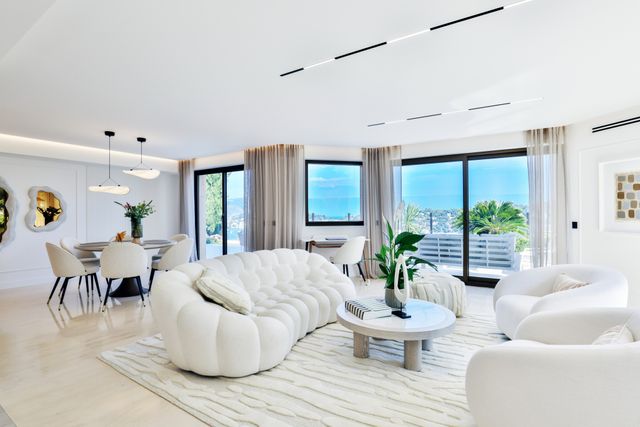 Appartement F4 à vendre - 4 pièces - 172.18 m2 - NICE - 06 - PROVENCE-ALPES-COTE-D-AZUR - Century 21 Lafage Transactions