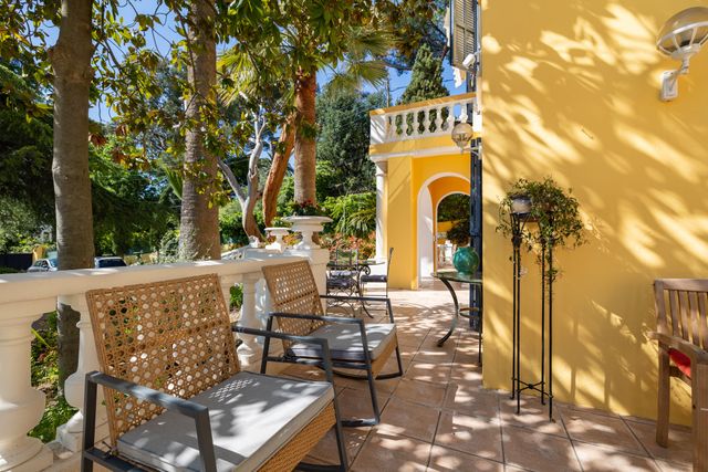 maison à vendre - 10 pièces - 327.17 m2 - NICE - 06 - PROVENCE-ALPES-COTE-D-AZUR - Century 21 Lafage Transactions