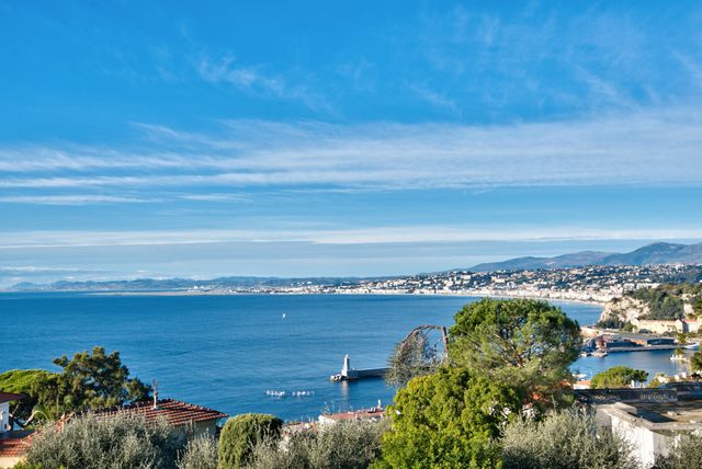 Appartement F3 à vendre - 3 pièces - 68.08 m2 - NICE - 06 - PROVENCE-ALPES-COTE-D-AZUR - Century 21 Lafage Transactions