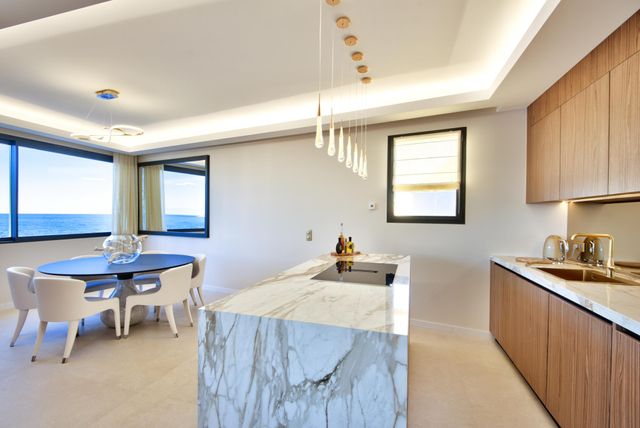 maison à vendre - 6 pièces - 247.22 m2 - NICE - 06 - PROVENCE-ALPES-COTE-D-AZUR - Century 21 Lafage Transactions