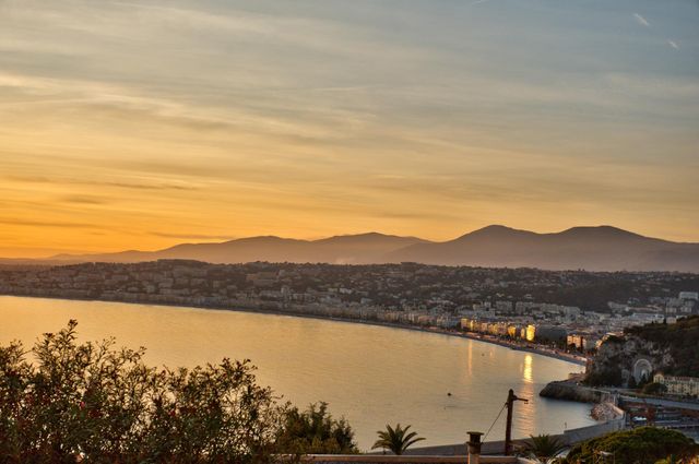 Appartement F4 à louer - 4 pièces - 142.56 m2 - NICE - 06 - PROVENCE-ALPES-COTE-D-AZUR - Century 21 Lafage Transactions