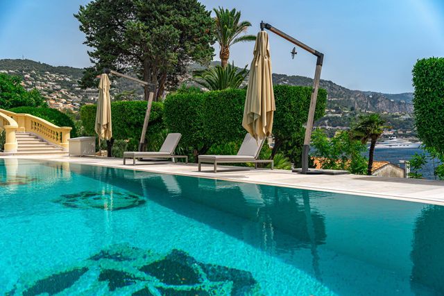 maison à vendre - 6 pièces - 643.0 m2 - VILLEFRANCHE SUR MER - 06 - PROVENCE-ALPES-COTE-D-AZUR - Century 21 Lafage Transactions