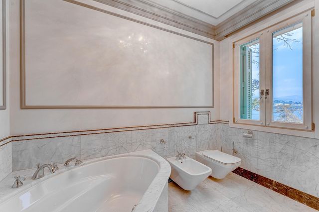 maison à vendre - 6 pièces - 643.0 m2 - VILLEFRANCHE SUR MER - 06 - PROVENCE-ALPES-COTE-D-AZUR - Century 21 Lafage Transactions