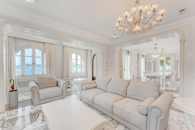 maison à vendre - 6 pièces - 643.0 m2 - VILLEFRANCHE SUR MER - 06 - PROVENCE-ALPES-COTE-D-AZUR - Century 21 Lafage Transactions